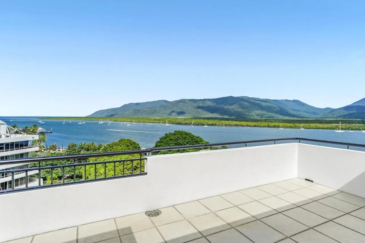 Belle Escapes - Luxury Cairns Penthouse With Ocean Views 