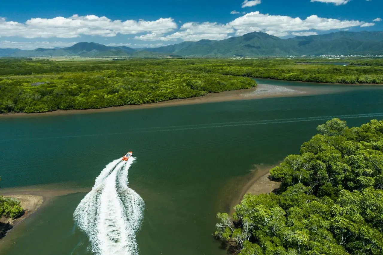 Belle Escapes - Luxury Cairns Penthouse With Ocean Views 