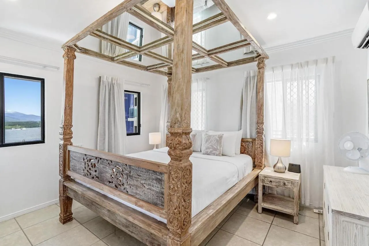Belle Escapes - Luxury Cairns Penthouse With Ocean Views 