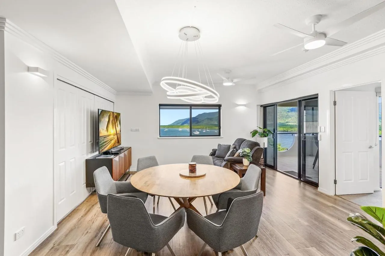 Belle Escapes - Luxury Cairns Penthouse With Ocean Views 