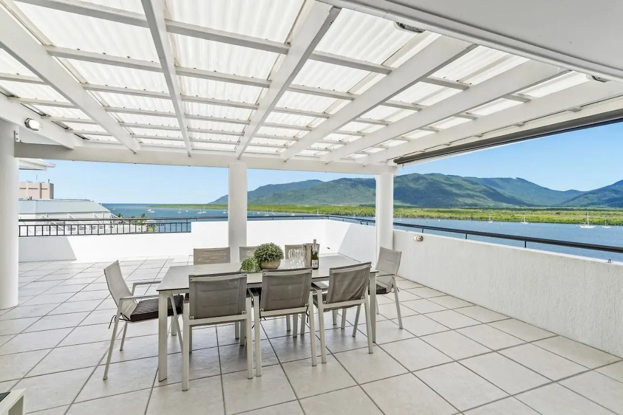 Belle Escapes - Luxury Cairns Penthouse With Ocean Views 