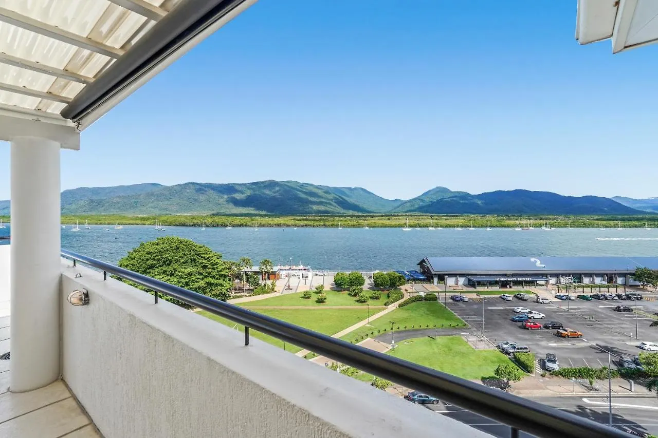 Belle Escapes - Luxury Cairns Penthouse With Ocean Views 