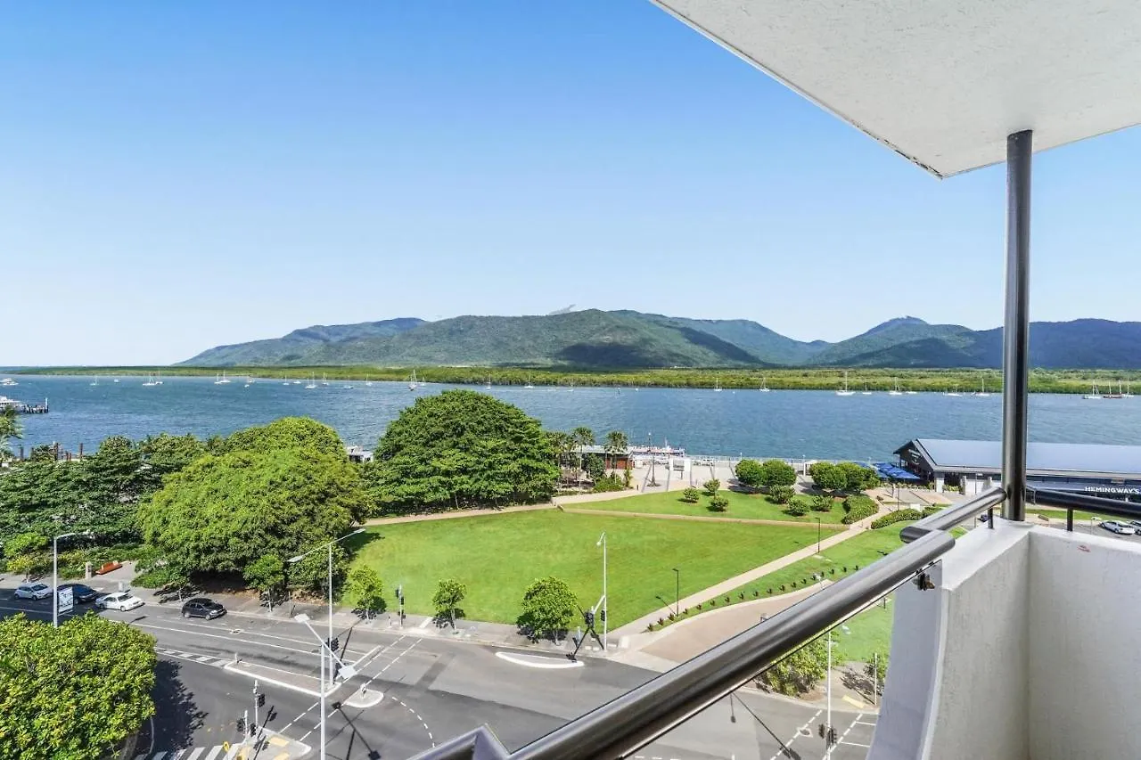 Belle Escapes - Luxury Cairns Penthouse With Ocean Views 