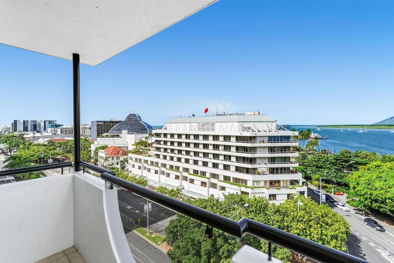 Belle Escapes - Luxury Cairns Penthouse With Ocean Views 